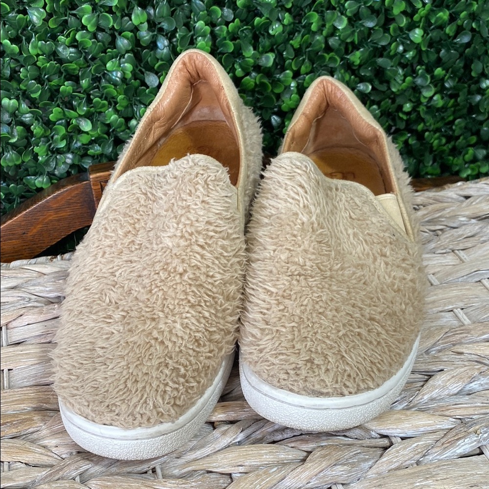 Ugg Ricci Slip-On Shoes Sz 7